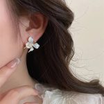 Elegant Floral & Pearl Earring Set - Image 4